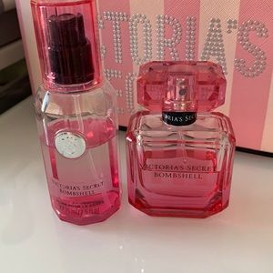 Victoria’s Secret bombshell Eau de parfum 30 ML and bombshell body mist 75 ML